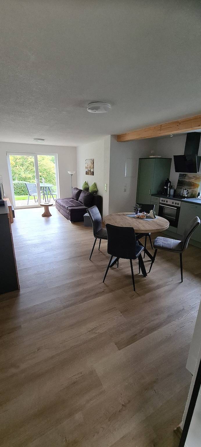 Ferienwohnung für 3 Personen, mit Terrasse und Garten sowie Ausblick in Saarlouis & Umgebung