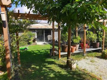 Gîte pour 4 personnes, avec terrasse à Latresne