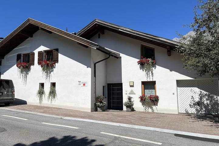 Appartement entier, Cozy apartment on the garden in a beautiful panoramic position in Landeck, Bezirk Landeck