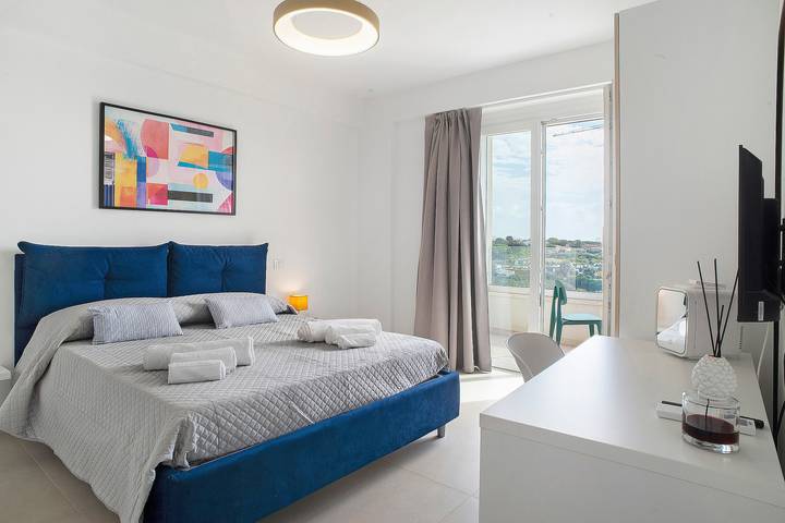 Ferienwohnung für 2 Personen, mit Balkon und Garten in Salerno