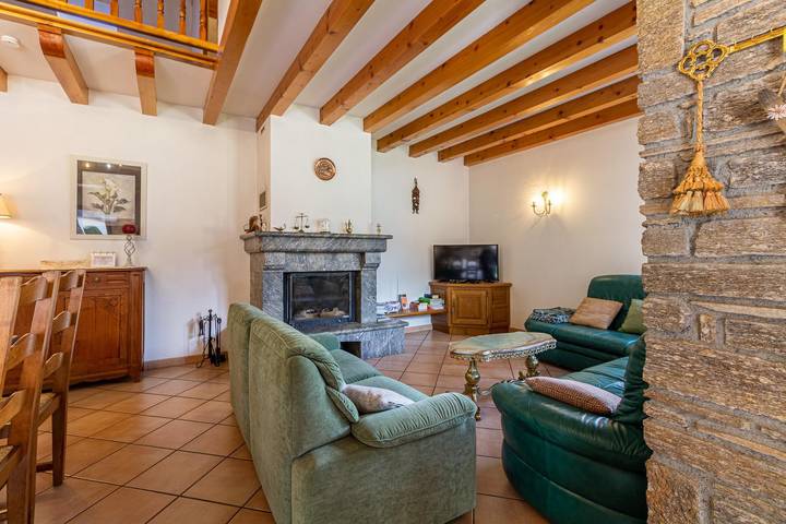 Gîte pour 8 personnes, avec jardin à Génos - 4