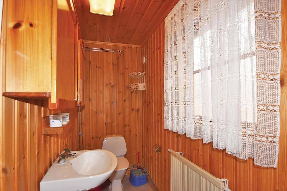 2 bedroom awesome home in Hammarö in Hammarö, Vänern