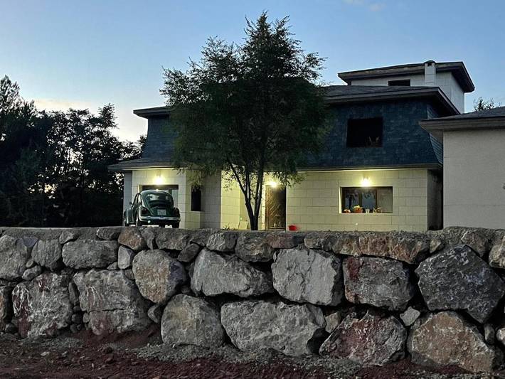 Casa rural para 13 personas, con Jacuzzi y Terraza además de Jardín y Piscina en Villel