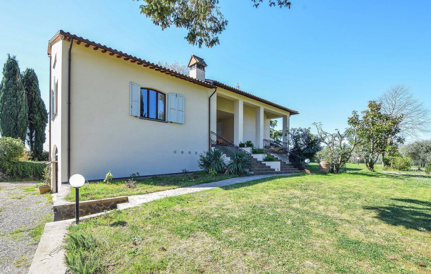 Charming 2-Bedroom Apartment with Pool Near Porano City Center in Orvieto, Terni Province