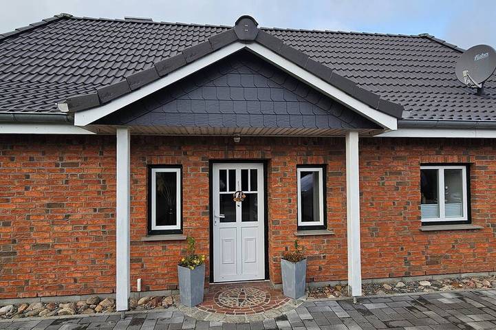 Ferienhaus für 6 Personen, mit Terrasse und Garten in Drage
