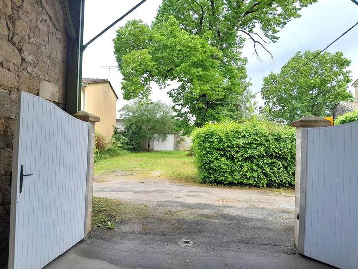 Location de vacances pour 8 personnes, avec jardin à Les Artigues-de-Lussac - 4