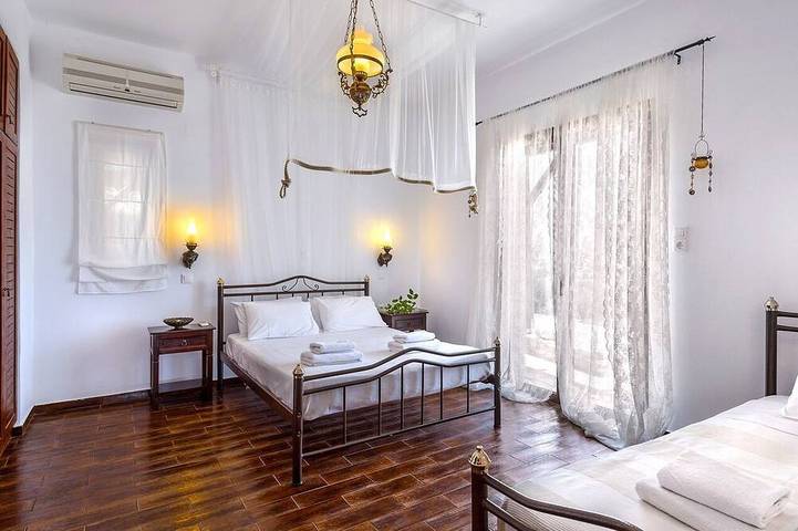 Location de vacances pour 9 personnes, avec Balcon et Jardin dans Triopetra - 2