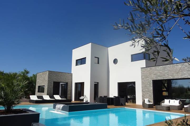 Villa pour 9 personnes, avec jacuzzi et jardin