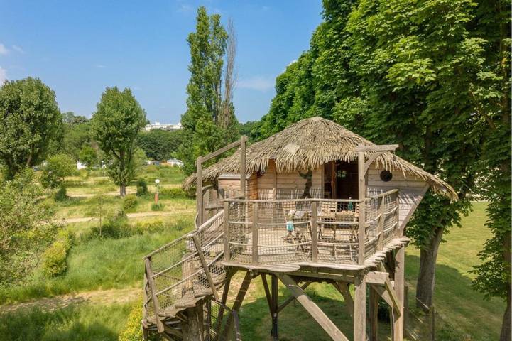 Gîte pour 5 personnes, avec piscine et jardin, adapté aux familles dans Yvelines