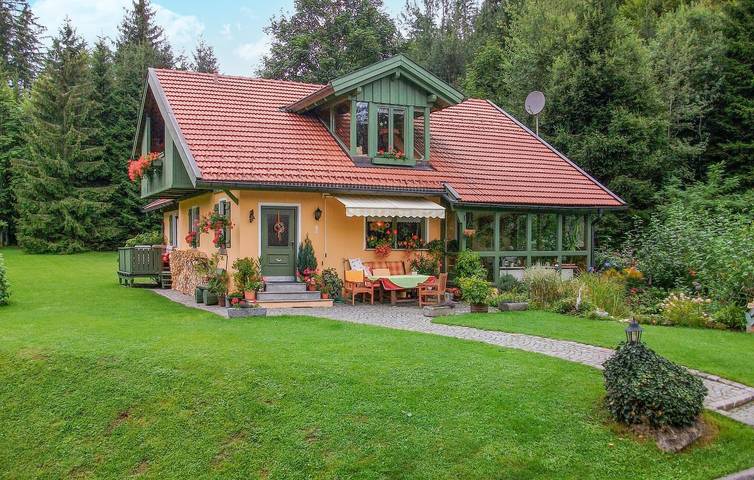 Vakantiehuis voor 8 personen, with Terras and Tuin as well as Uitzicht in het Beierse Woud