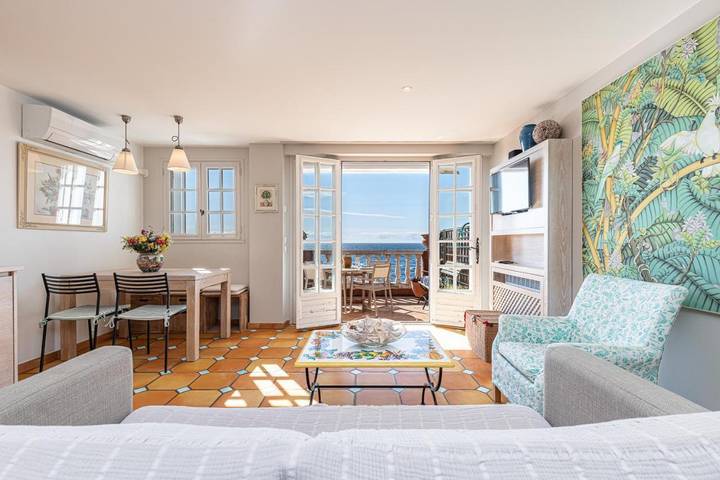 Gîte pour 4 personnes, avec Balcon et Terrasse ainsi que Piscine et Vue dans Plage Du Golfe Bleu Roquebrune Cap Martin - 2
