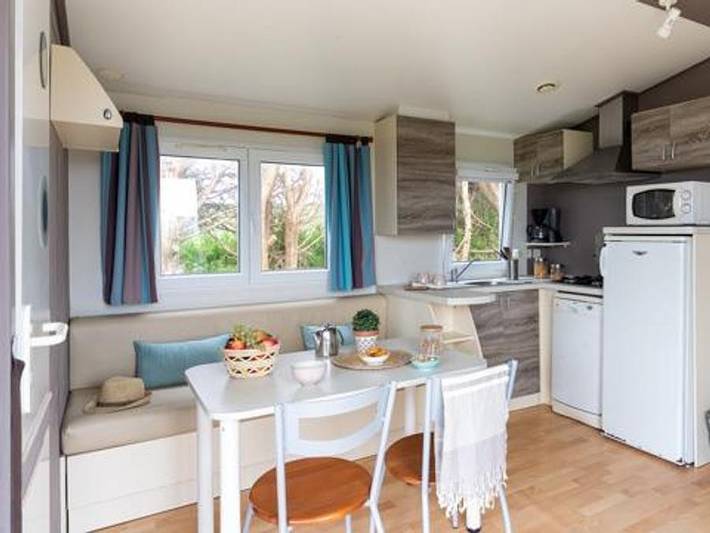 Camping Slow Village Breizh Légendes - Mobilhome 4 personnes - Cottage Confort - 2 chambres in Plounéour-Brignogan-Plages, Région de Brest