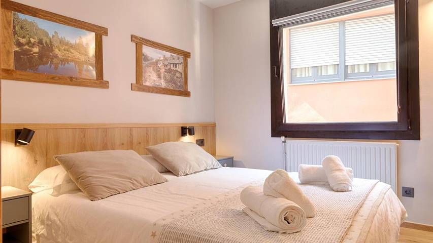 Vacation rental for 6 people, with Balcony and View in Les