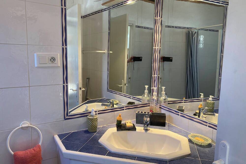 Entire apartment, Le Soleil de Flaut Magnifique maison studio Nature in Belvédère, Nice region