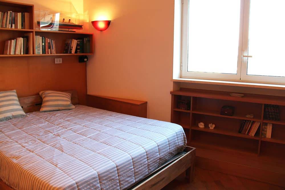 Apartamento entero, Bright central apartment 2 floor elevator, harbor front, 100 mt. beach in Anzio, Lacio