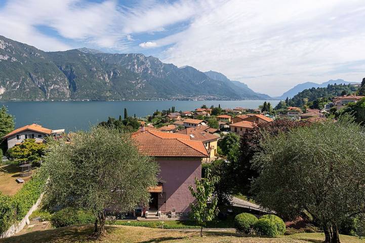 Villa for 7 people, with Balcony/Terrace and Terrace as well as Yard in Bellagio