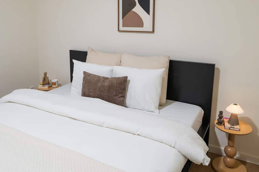 Entire apartment, Min to Ghent Center | Cozy Private Room with Wi-Fi in Ghent, East Flanders