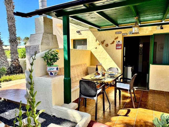 Bungalow para 3 personas, con vistas además de jardín y piscina en Costa Calma