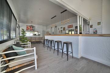 Gîte pour 12 personnes, avec terrasse dans Office De Tourisme De Ronce Les Bains