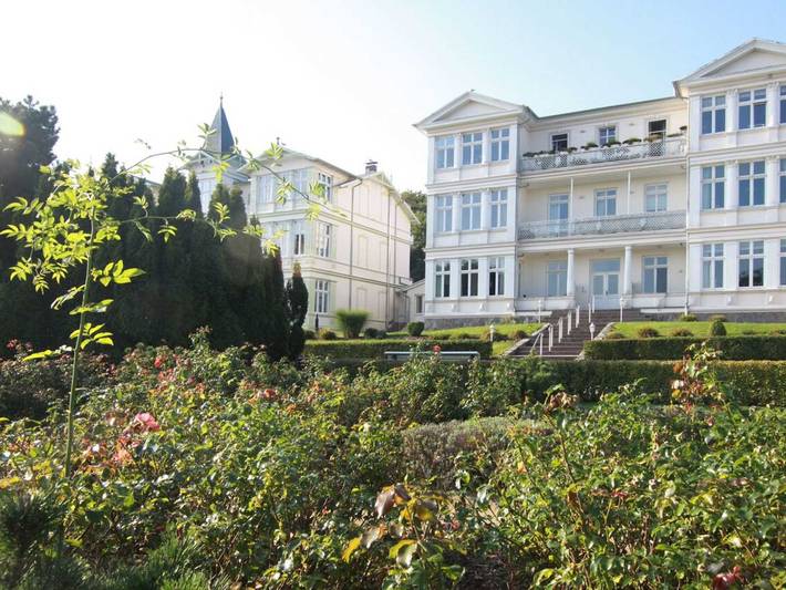 Ferienwohnung mit Meerblick für 4 Personen, mit Balkon und Terrasse sowie Garten und Seeblick