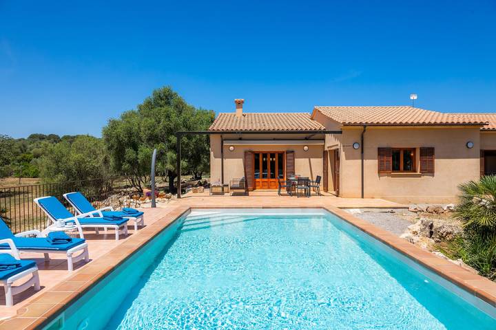 Luxus-Finca für 6 Personen, mit Garten in Capdepera
