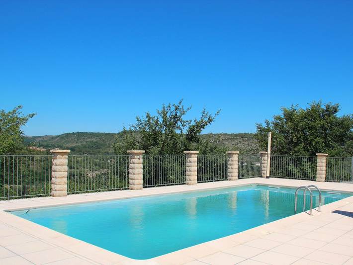 Location de vacances pour 12 personnes, avec Terrasse ainsi que Jardin et Piscine à Les Vans