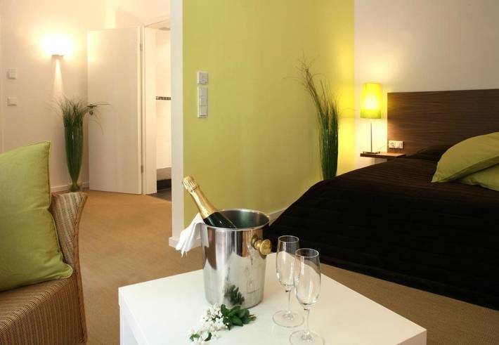 Hotel für 2 Personen, mit Terrasse und Pool sowie Sauna und Garten in Wittlich - 2