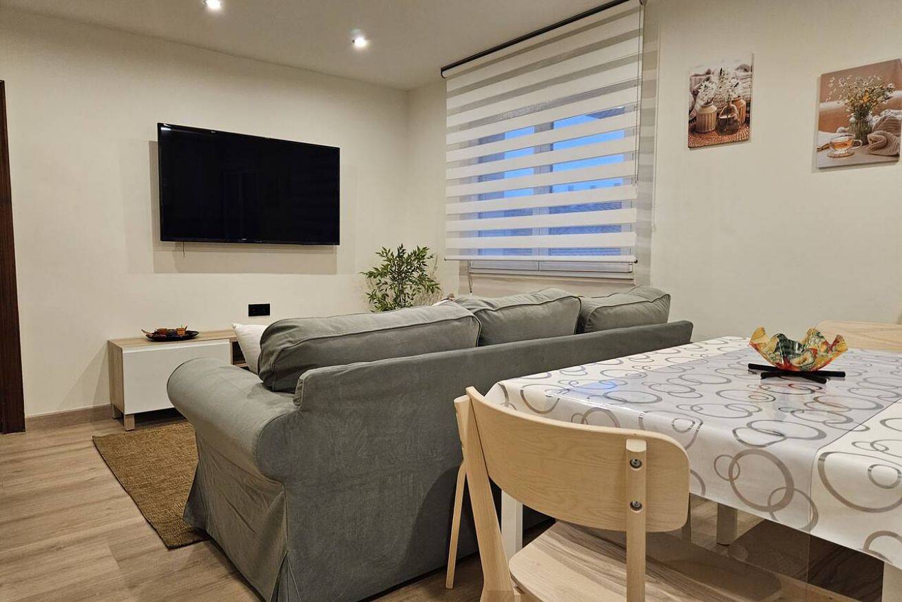 Apartamento entero, 1A111 Apartamento moderno de 3 dormitorios. in Gijón, Costa Verde
