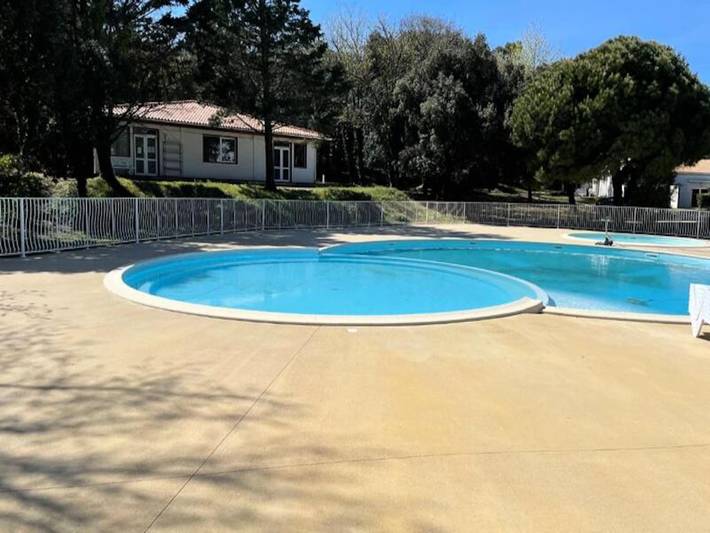 Gîte pour 4 personnes, avec piscine, animaux acceptés dans Plage des Sables-Vignier - 3