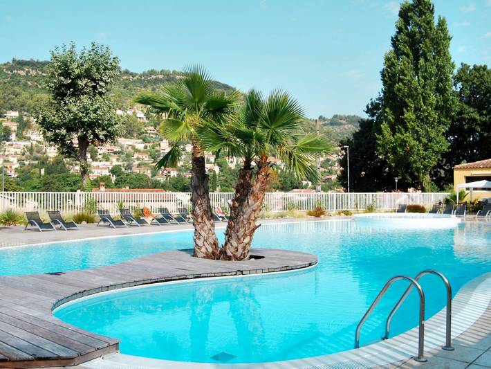 Gîte pour 6 personnes, avec piscine et jardin, animaux acceptés à Solliès-Toucas
