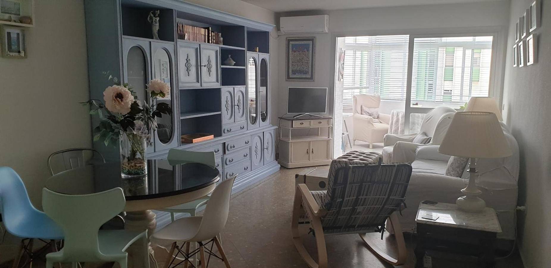 Apartamento entero, Apartamento de 110 m² en El Palo con vistas al mar, Wi-Fi y aire acondicionado, parking in Playa del Palo, Málaga