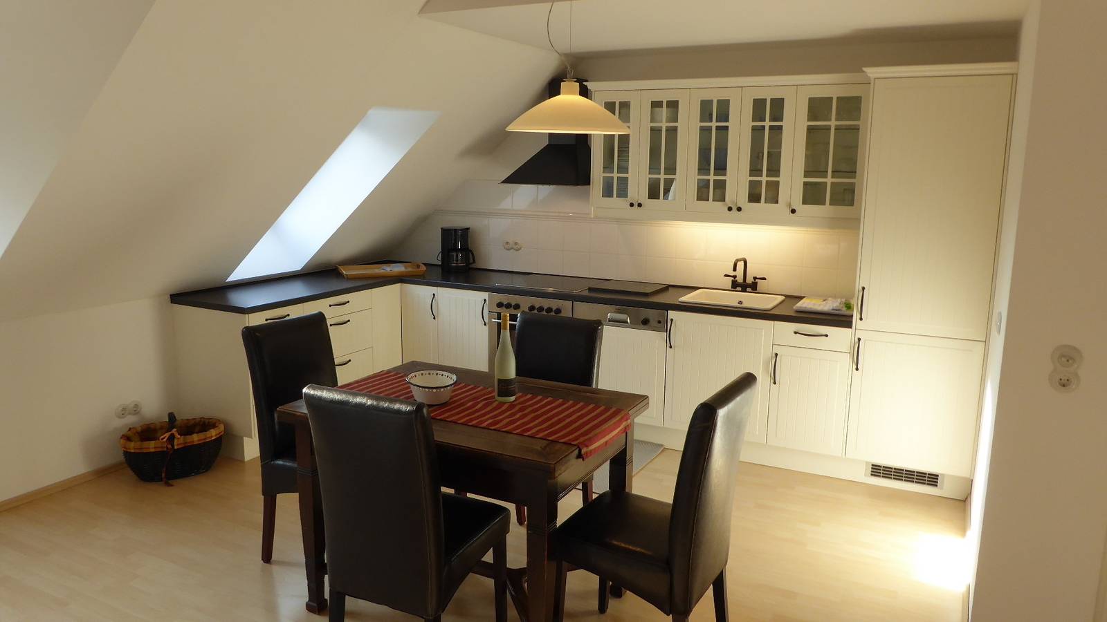 Ganze Ferienwohnung, Gut Rattelvitz, Galerie E Mitte in Gingst, Rügen
