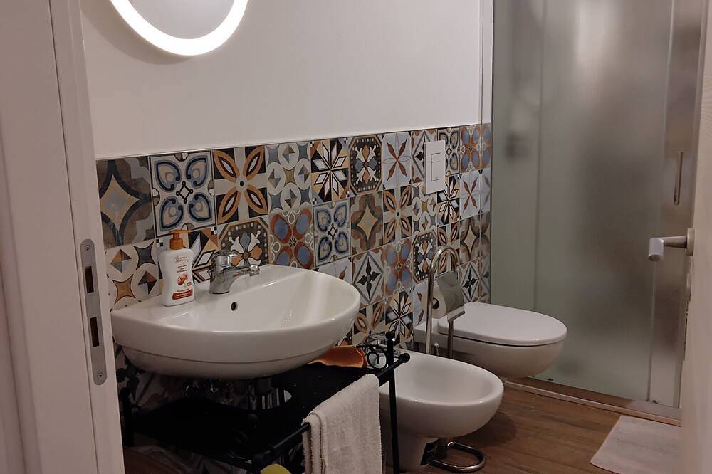 Ganze Wohnung, Casa Manzoni, renovated apartment within walking distance of the sea in Bisceglie.   in Bisceglie, Via Francigena