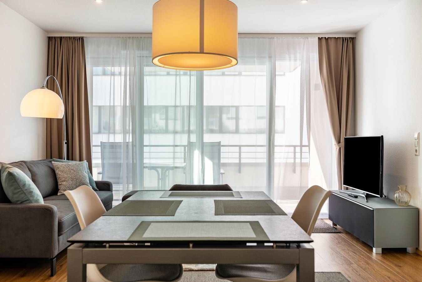Ganze Wohnung, Moderne Ferienwohnung "Alex" mit Wlan und Balkon in Überlingen, Region Bodensee-Oberschwaben