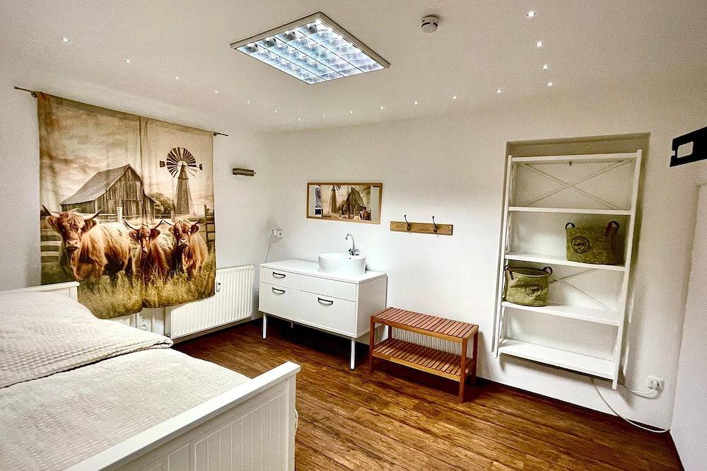 Ganze Wohnung, Relaxe im einstigen Friseursalon vor den Toren Berlins mit Top-Verkehrsanbindung in Fredersdorf, Fredersdorf-Vogelsdorf