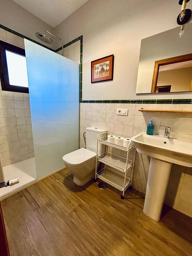 Casa rural para 6 personas, con terraza y piscina además de jardín y vistas, Se admiten mascotas en Aracena - 3