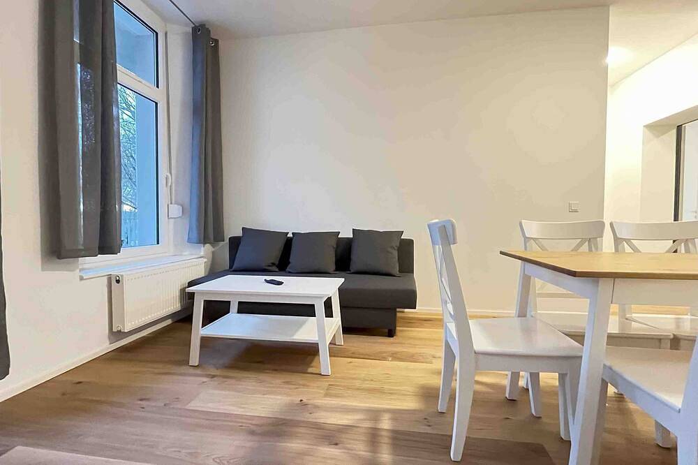 Ganze Wohnung, (Am1056) Moderne Monteurwohnung in Amberg, Ostbayern
