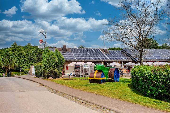 Hütte für 3 Personen, mit Terrasse und Garten sowie Sauna und Seeblick in Nordrhein-Westfalen