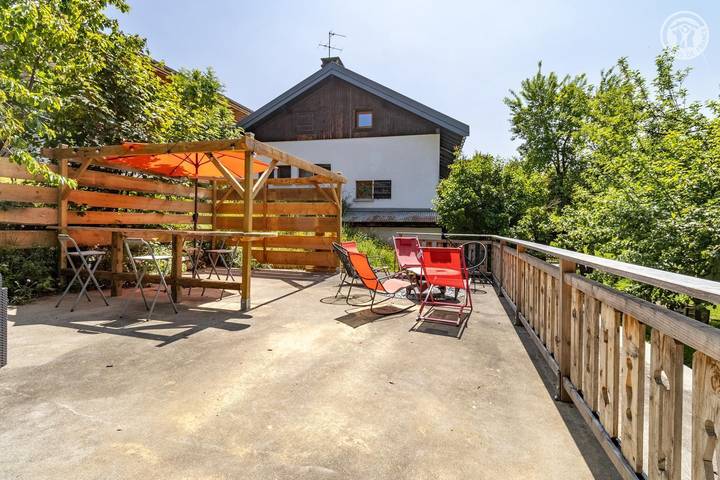 Gîte pour 9 personnes dans Office De Tourisme De Notre Dame De Bellecombe - 4