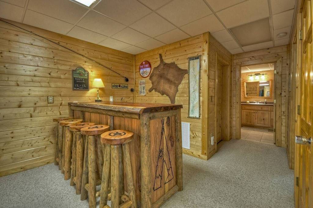 Private Mountain Cabin • Hot Tub • Fire Pit • Pool Table in Mineral Bluff, Chattahoochee National Forest