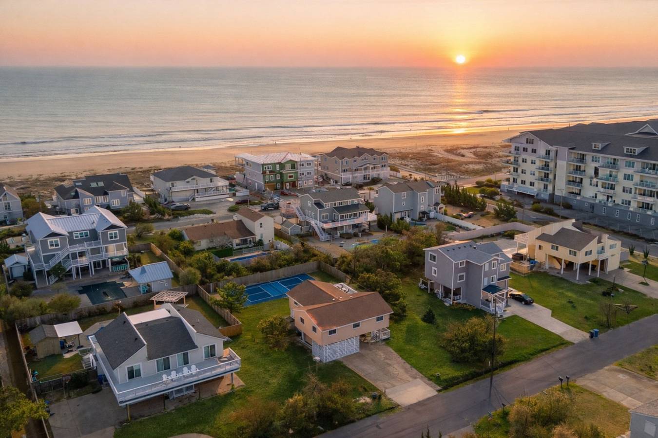 New! Beach Cottage, Pool, Pickleball, Swim, Surf in Sandbridge Beach, Sandbridge