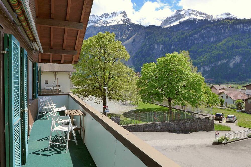 Ganze Wohnung, Schöne Wohnung für 7 Leute mit  W-Lan, Tv, Terrasse, Panoramablick und Parkplatz in Brienz, Berner Oberland