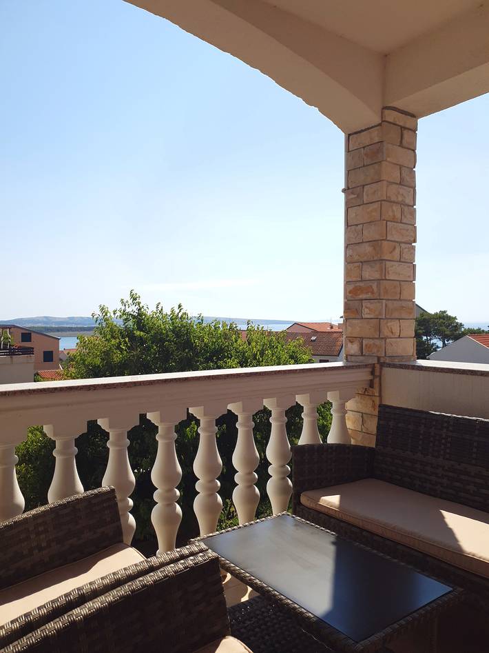 Ferienwohnung für 3 Personen, mit Balkon auf Pag