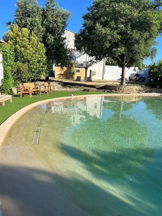 Location de vacances pour 6 personnes, avec piscine ainsi que jardin et vue à Saint-Maximin (Nimes) - 2