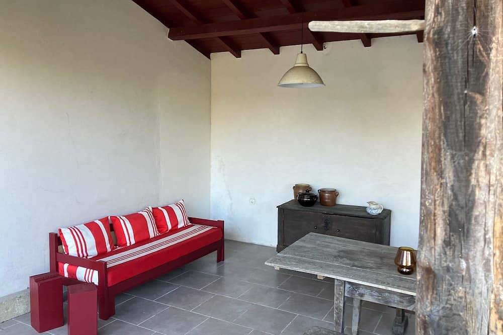 Entire apartment, Quiet apartment at the foot of the Rhune with lovely grounds in Sare, Bayonne region