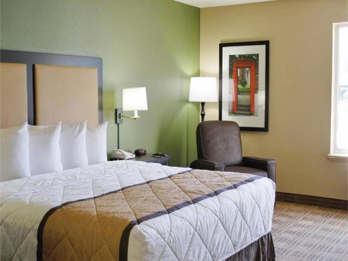 Apartamento entero, 1 Cama Tamaño Queen | Para No Fumadores, Cocina in Condado de Waukesha