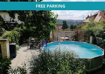 Maison d’hôte pour 5 personnes, avec jacuzzi ainsi que piscine et jardin, animaux acceptés à Prague