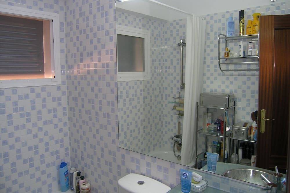 Apartamento entero, Confortable ático ubicado en el centro del campo de golf de Islantilla in Islantilla, Lepe