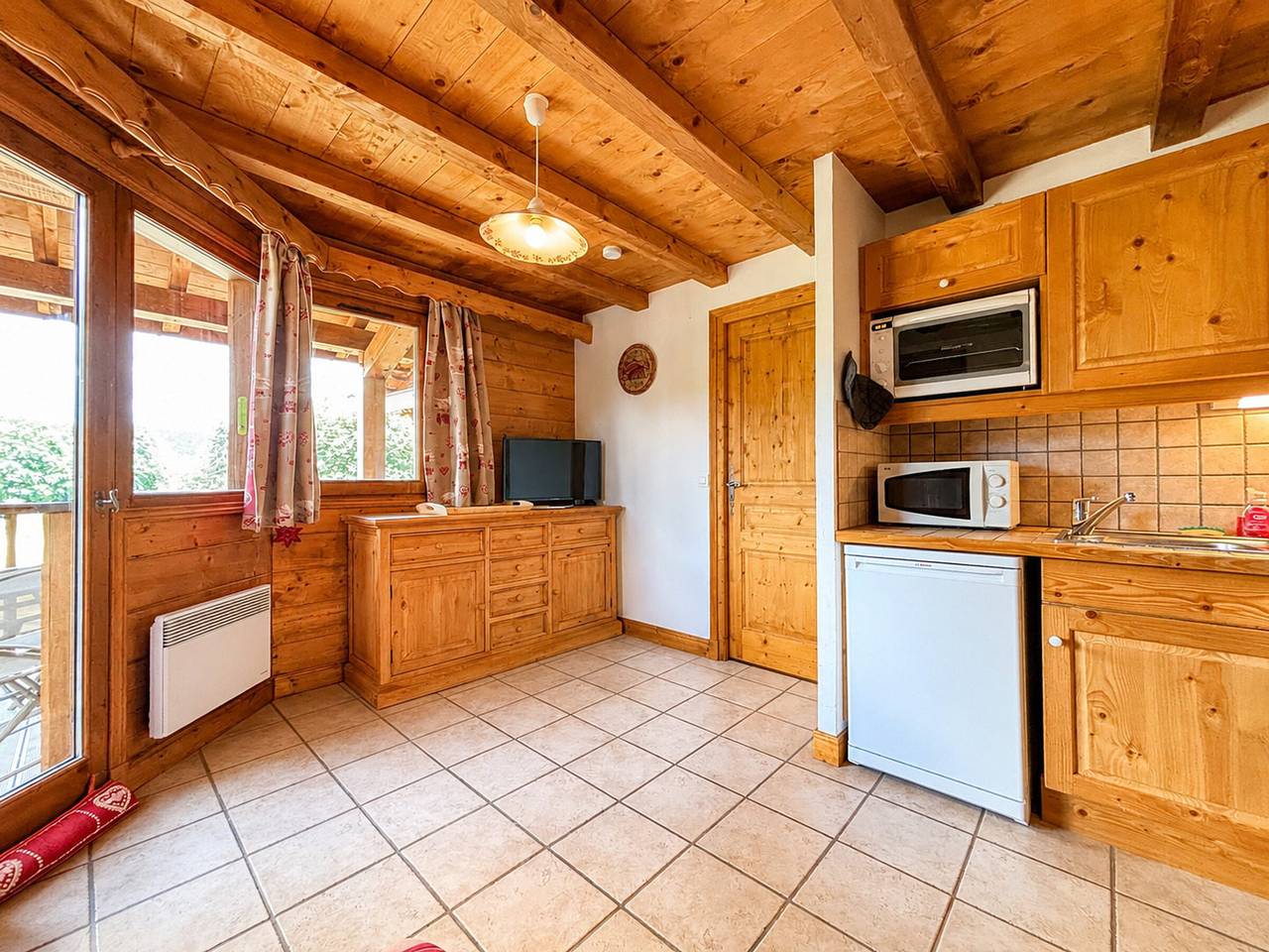 Appartement entier, Appartement confortable à proximité du Cernix avec balcon et parking in Cohennoz, Région d'Albertville