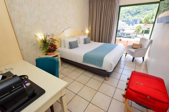 Hôtel pour 2 personnes, avec jardin, animaux acceptés à Gémenos - 3